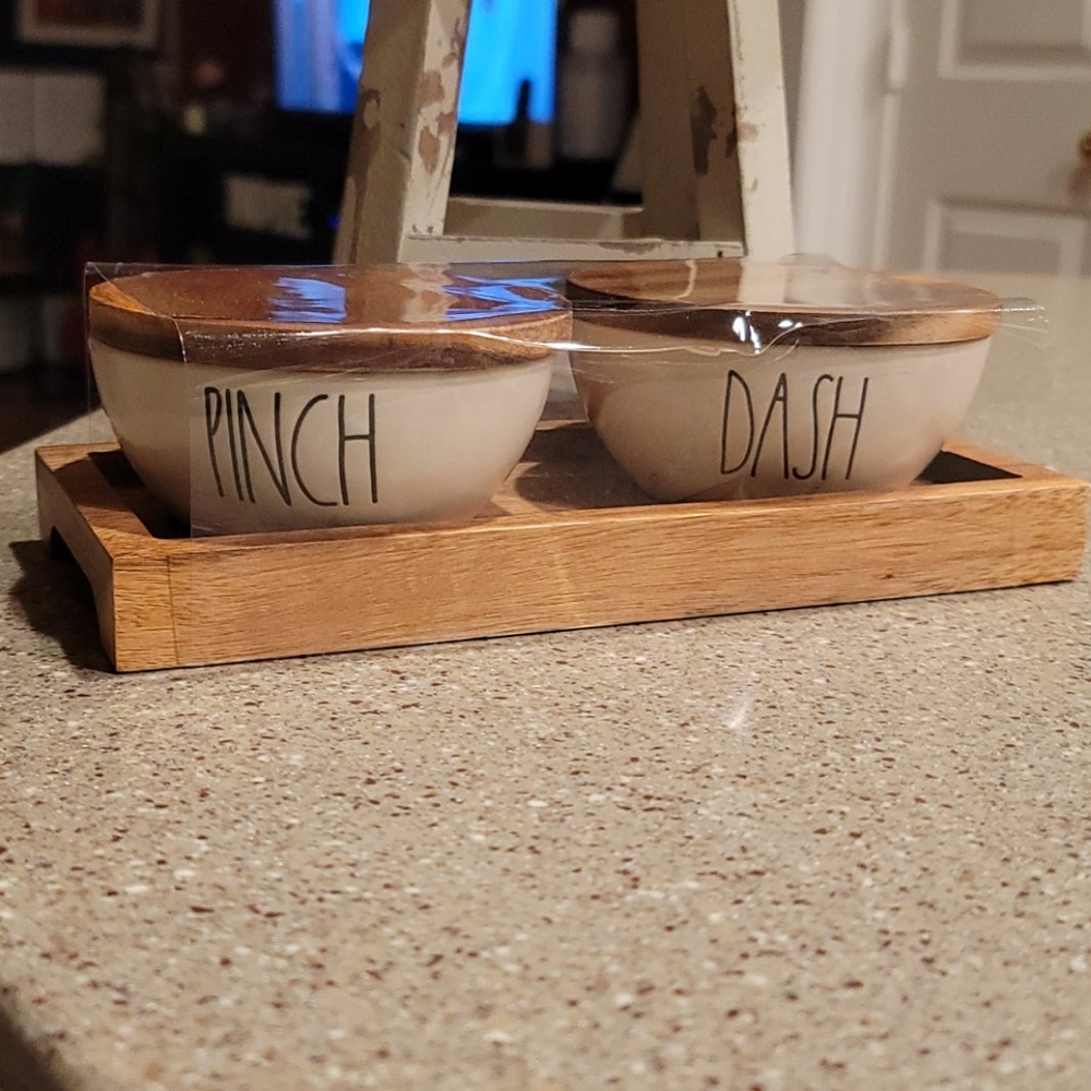 Rae Dunn Pinch and Dash